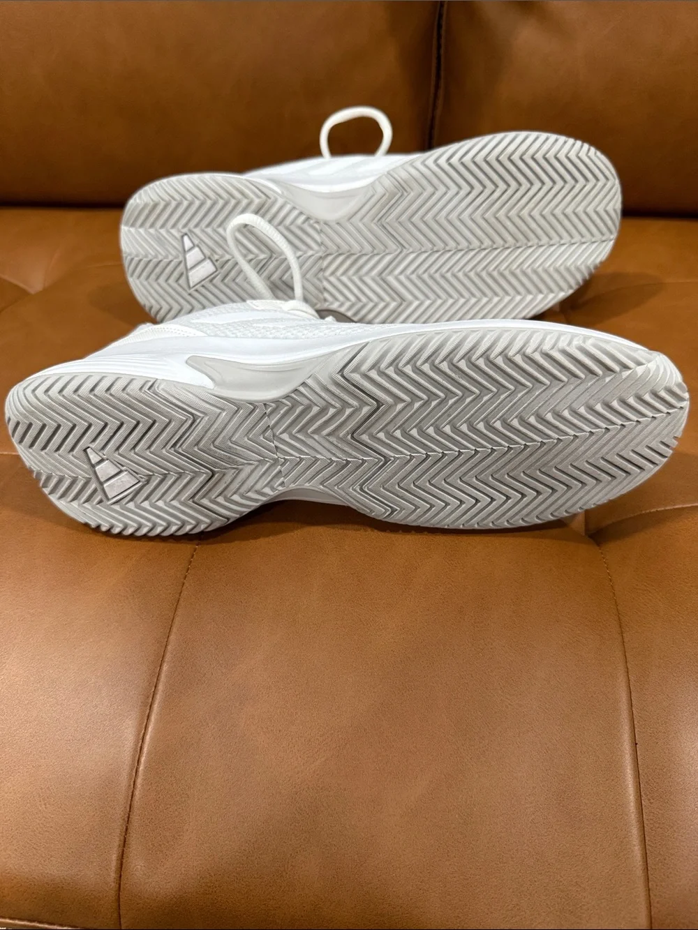 Women’s White Picleball Sneakers with Lightweight Mesh